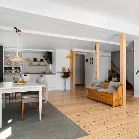 3 Bedroom Awesome In Szálloda